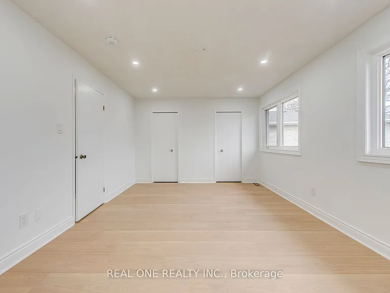 655 Paragon Pl E — Photo 30