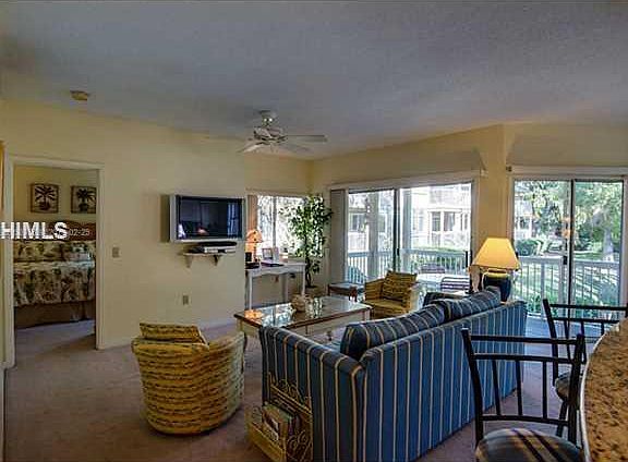 5th image of 77 Ocean Ln APT 611