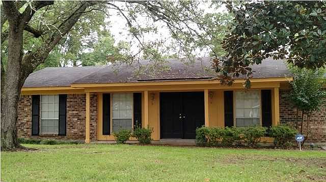 1st image of 2609 Wagon Wheel Dr