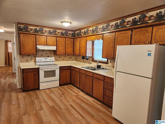 3rd image of 201 Riversight Dr