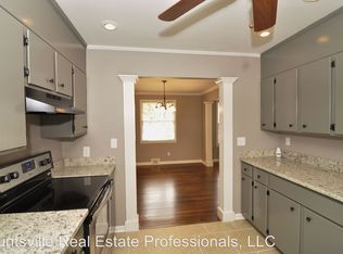 608 Graycroft Dr SW, Huntsville, AL 35802