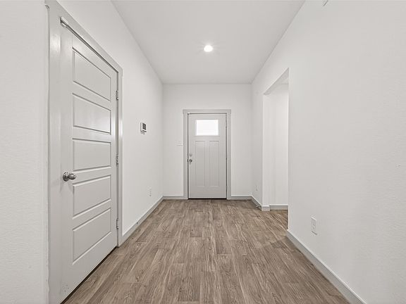 4th image of 1826 Sandy Trail Ln