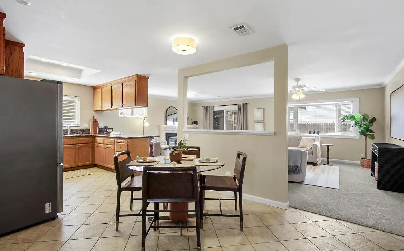 216 San Luis St — Photo 3