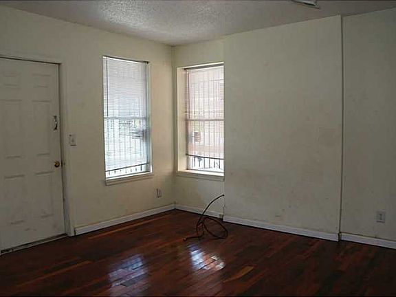 2nd image of 816 W 38th St APT 1