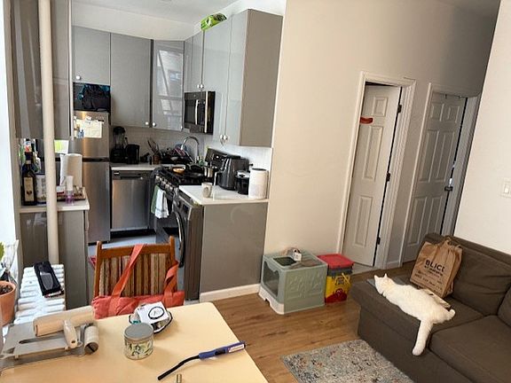 3rd image of 309 E 78th St APT 4R