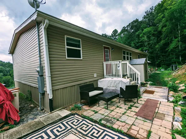 2570 Backbone Rdg, Haysi, VA 24256