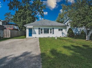 36854 N Stanton Point Rd, Ingleside, IL 60041