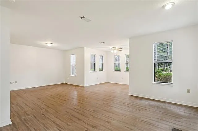 304 Teal Ct — Photo 8