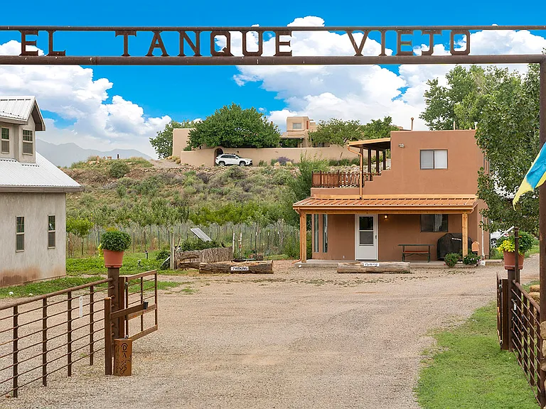 4 El Tanque Viejo — Photo 32