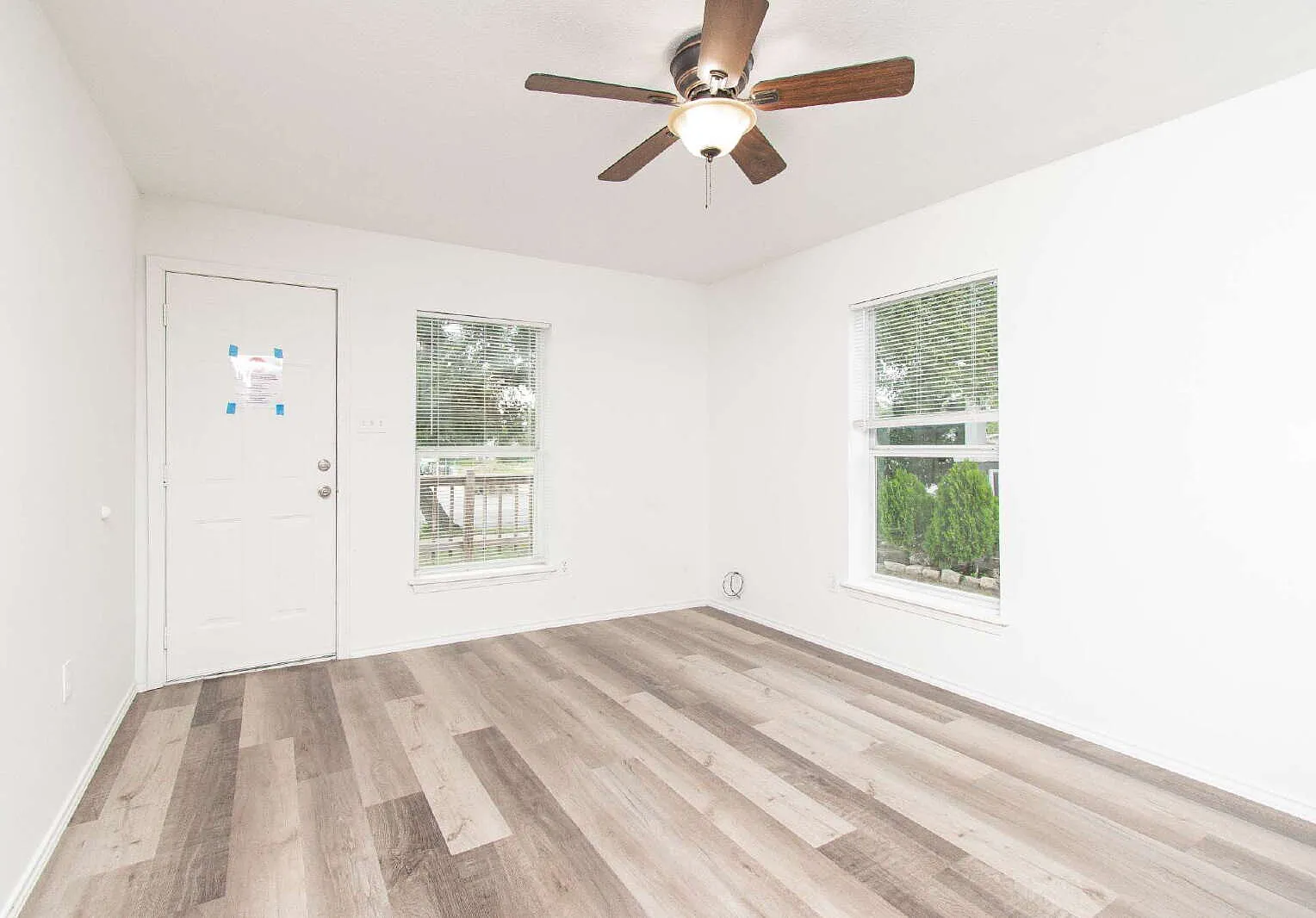 3 bed, 2.0 bath, 984 sqft, $1,125 — Photo 4