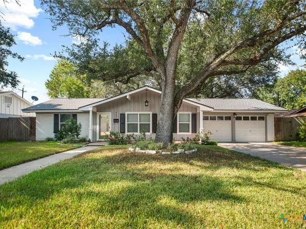 731 Willowick Dr, Port Lavaca, TX 77979
