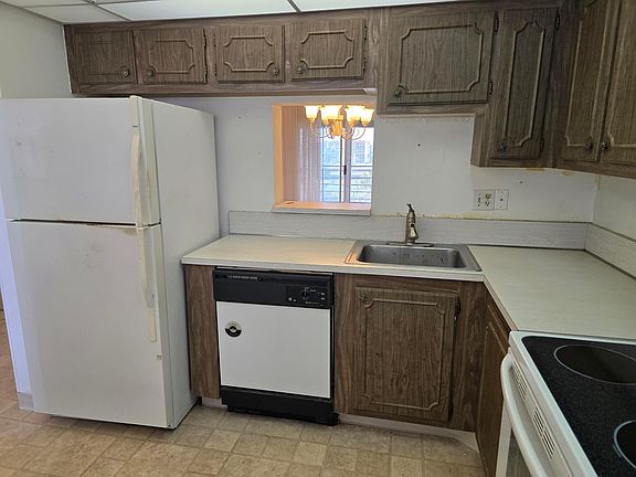 2nd image of 3590 Via Poinciana #509