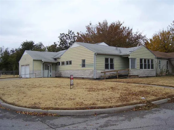 1202 NW Smith Ave, Lawton, OK 73507