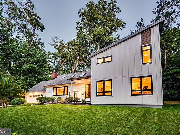 3rd image of 1301 Seaton Ln