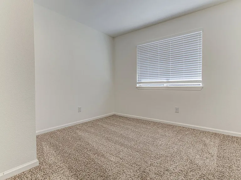 5706 Gloucester Ln — Photo 9