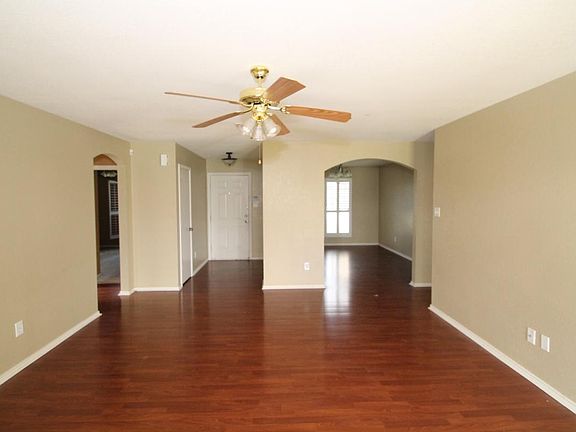 3rd image of 4407 Hank Dr