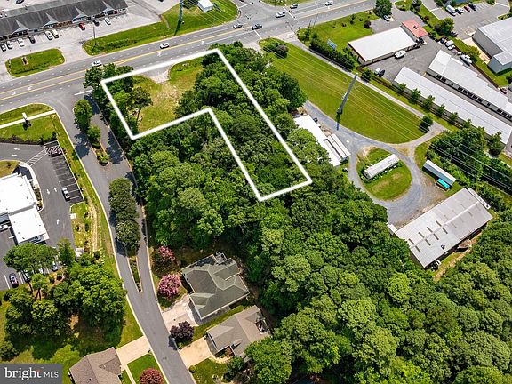 2nd image of Stephen Decatur Rd
