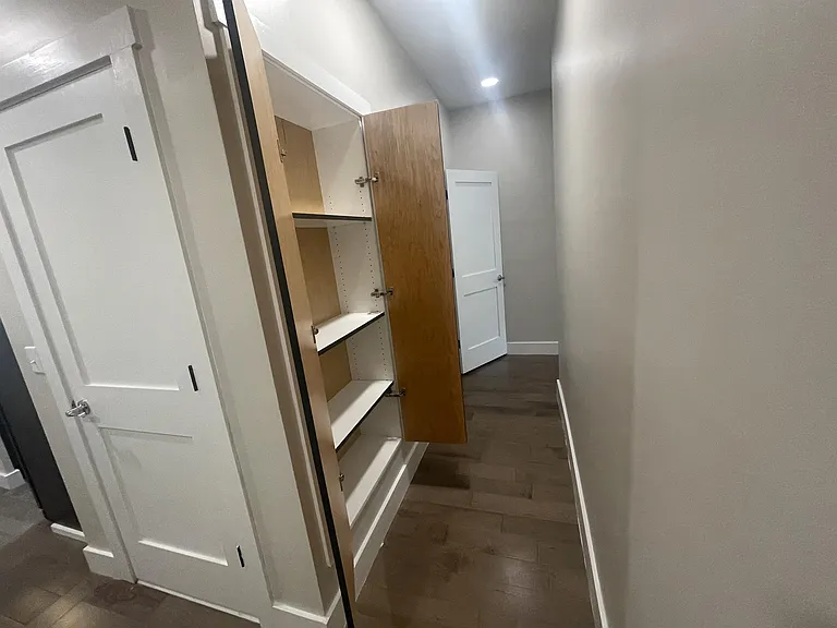 309 W Duffy St #B — Photo 19
