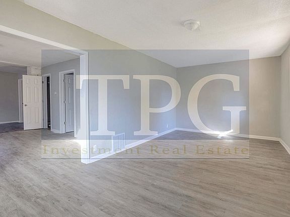 2nd image of 252 S 11th St