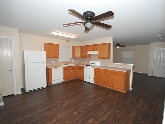 3rd image of 1021 Sacramento Dr