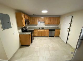 204 Babcock St #3B, Brookline, MA 02446