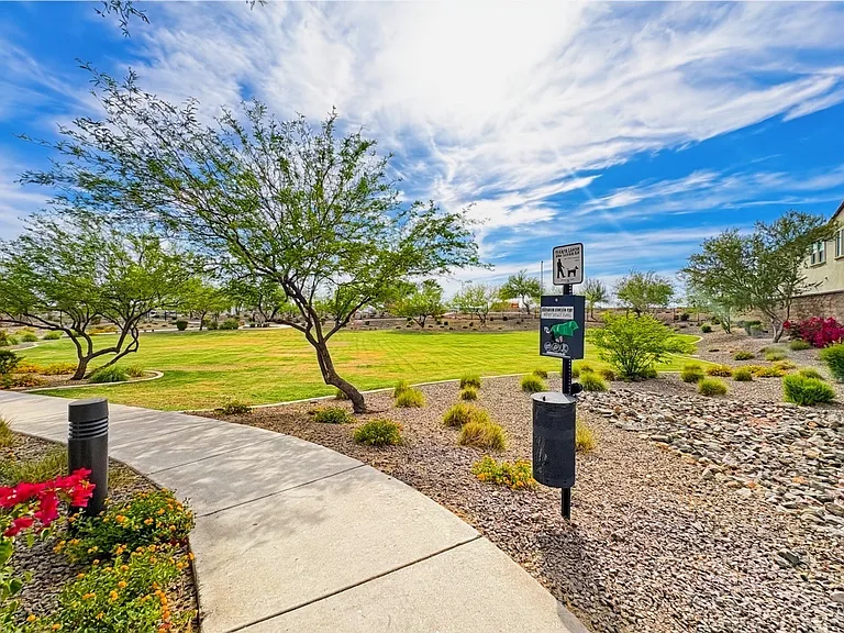 2345 W Gloria Ln — Photo 40