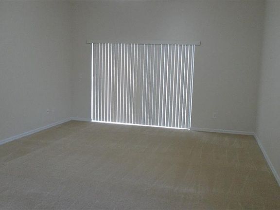5th image of 2406 Siward Ave