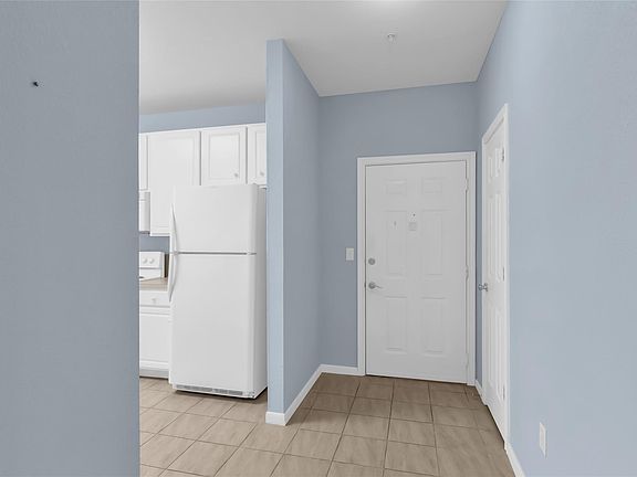 5th image of 2815 Kings Crossing Dr APT 219