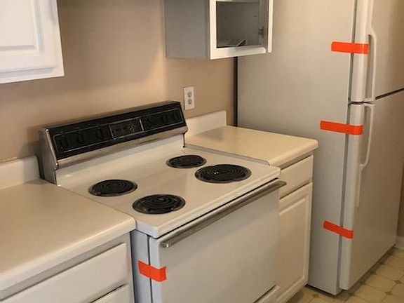 3rd image of 2512 Bluff View Ct #B