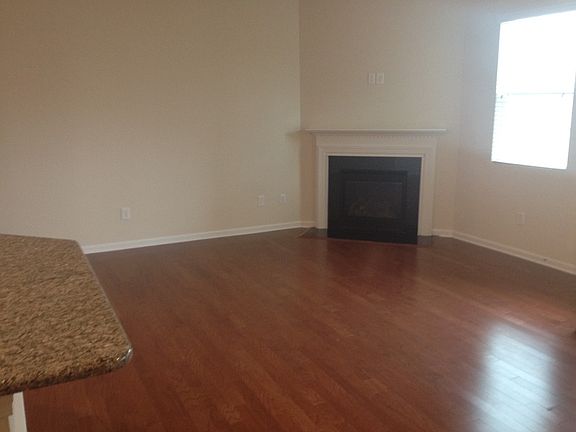 5th image of 3266 Yarmouth Ln