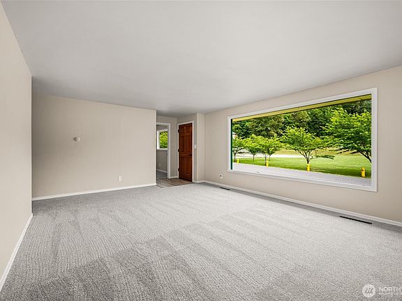 4th image of 7320 E Avenue