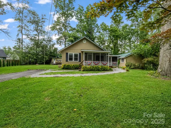 636 Midway St, Hendersonville, NC 28739
