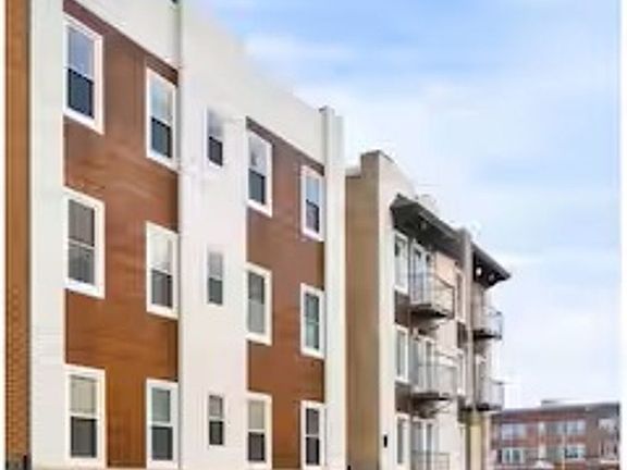 4th image of 108-110 S Lincoln Pl #110-B-2