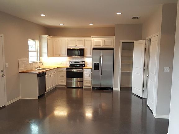2nd image of 10222 State Highway 31 E Unit 4