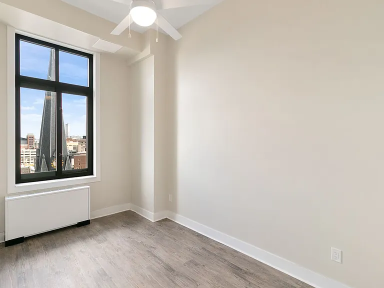 Fyfe Apartments — Photo 13