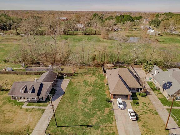 2nd image of 810 Bohne Rd