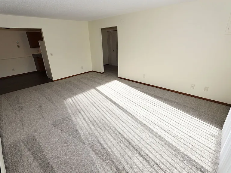 4201 Parklawn Ave — Photo 9