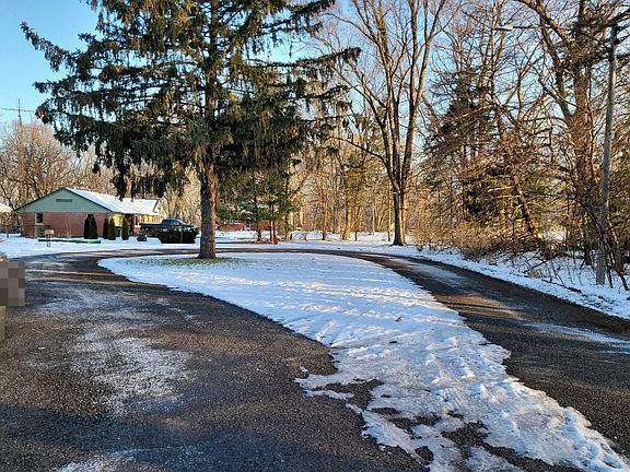 4th image of 2268 Riverview Ct