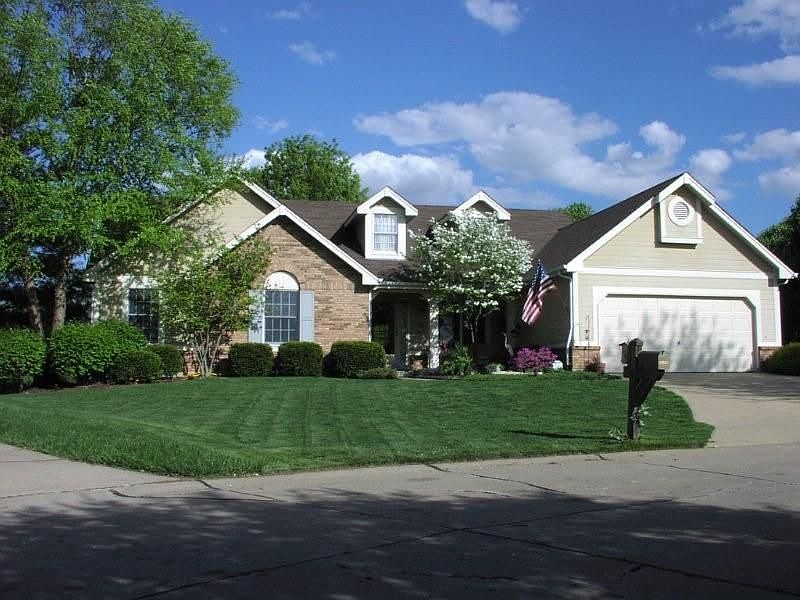 8 Bridle Spur Ct.