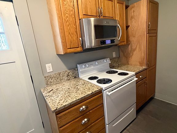 4th image of 407 Fulton Ave #2
