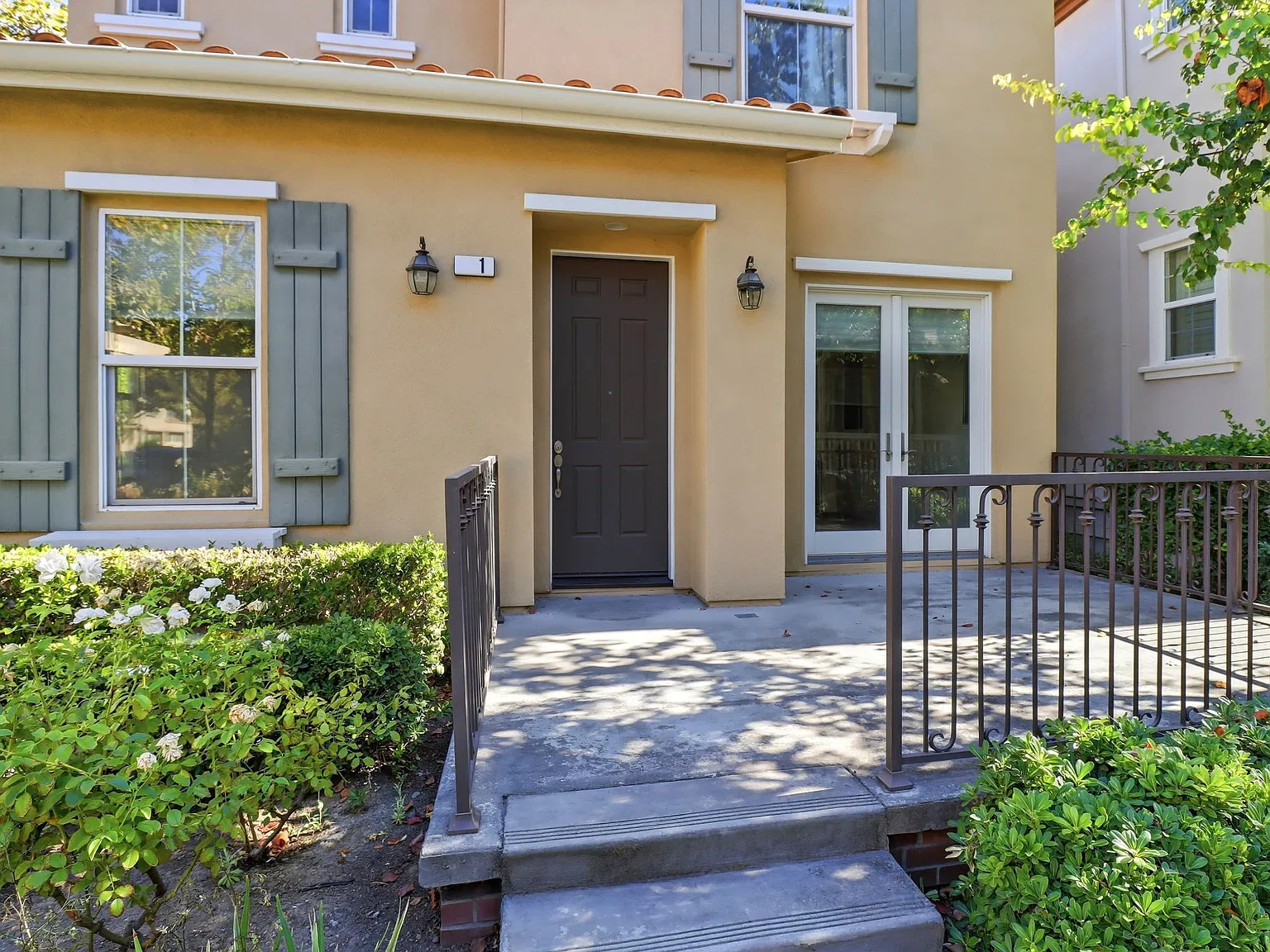 3 bed, 1951 sqft, $5,000 — Photo 3