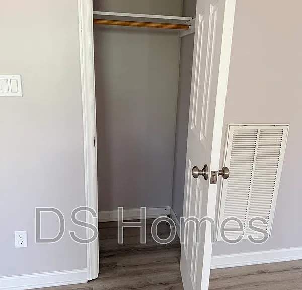 1028 Kent St — Photo 19