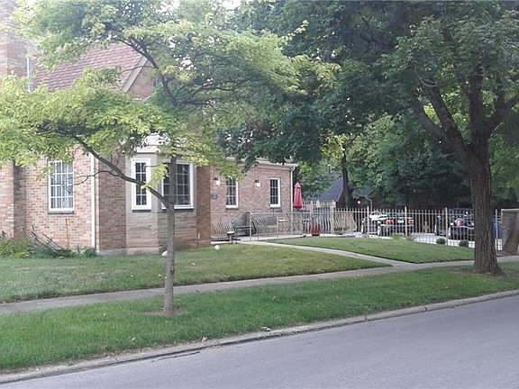 3rd image of 2804 Princeton Dr