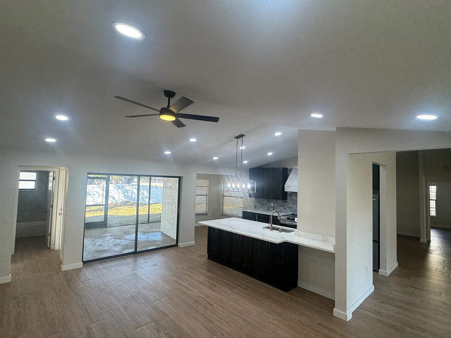 4 bed, 2126 sqft, $3,200 — Photo 3
