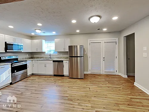 325 Morris Dr SE Photo 1