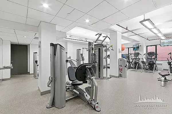 Rented by Manhattan Realty Group | media 14