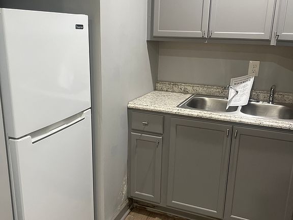 3rd image of 774 Melrose St APT 7