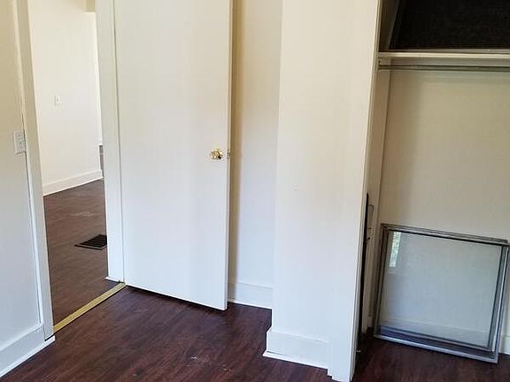 3rd image of 302 Canal St APT 3