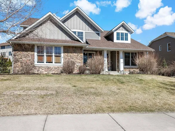 1742 Carriage Dr, Victoria, MN 55386