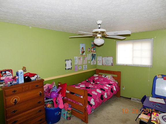 4th image of 873 Granby Pl W